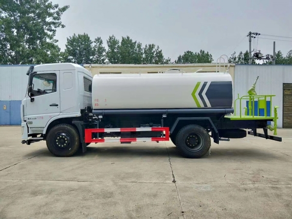 國六東風(fēng)專底D3灑水車【12立方】【14立方】 國六東風(fēng)專底D3灑水車【12立方】【14立方】