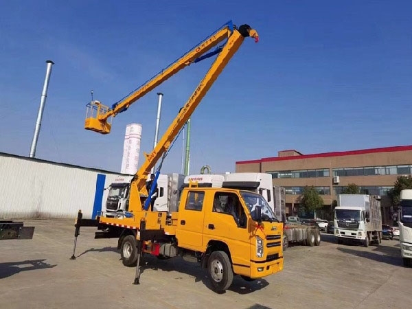 江鈴雙排13米高空作業(yè)車 江鈴雙排13米高空作業(yè)車